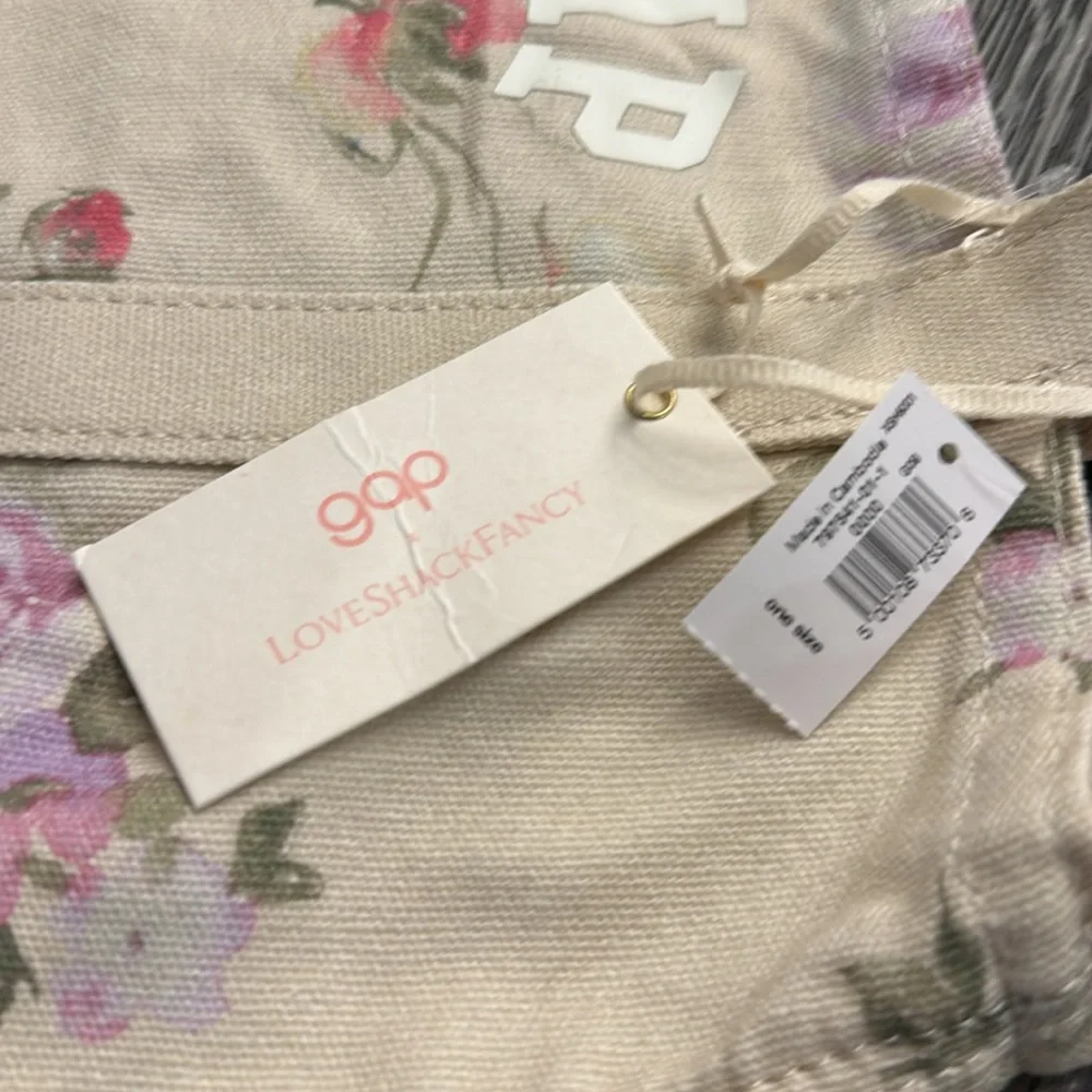 Loveshackfancy x Gap collab crossbody bag - Picture 2 of 3
